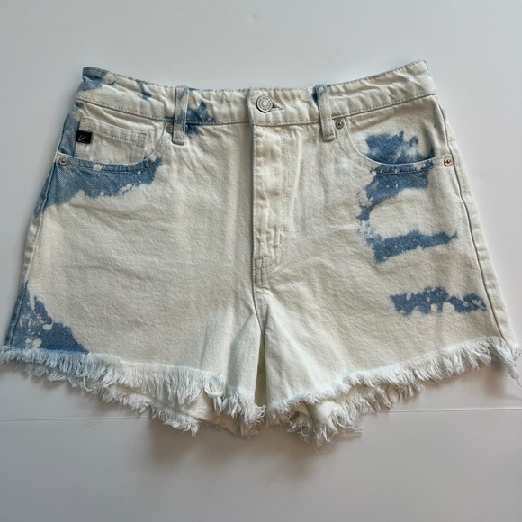 Kancan High Rise Bleached Shorts NWT Size 5/26 - Picture 1 of 4